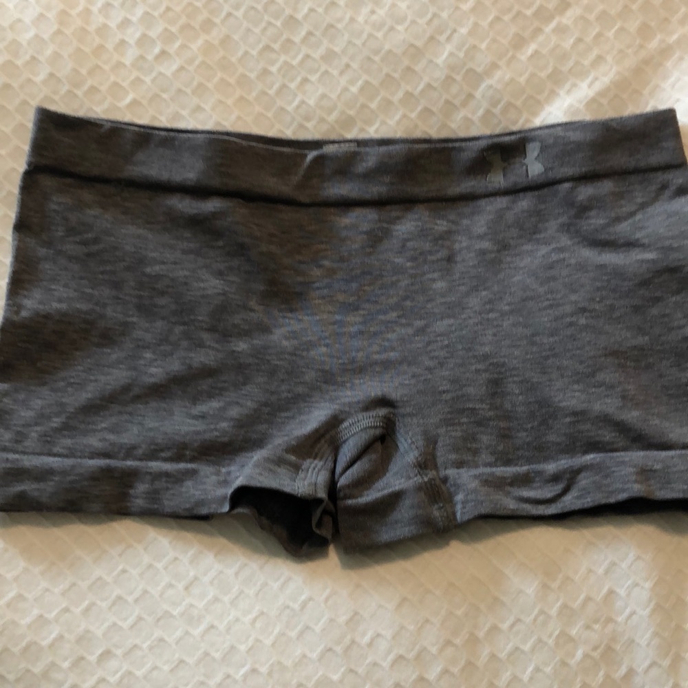 3/$30 bundle - Under armour shorts